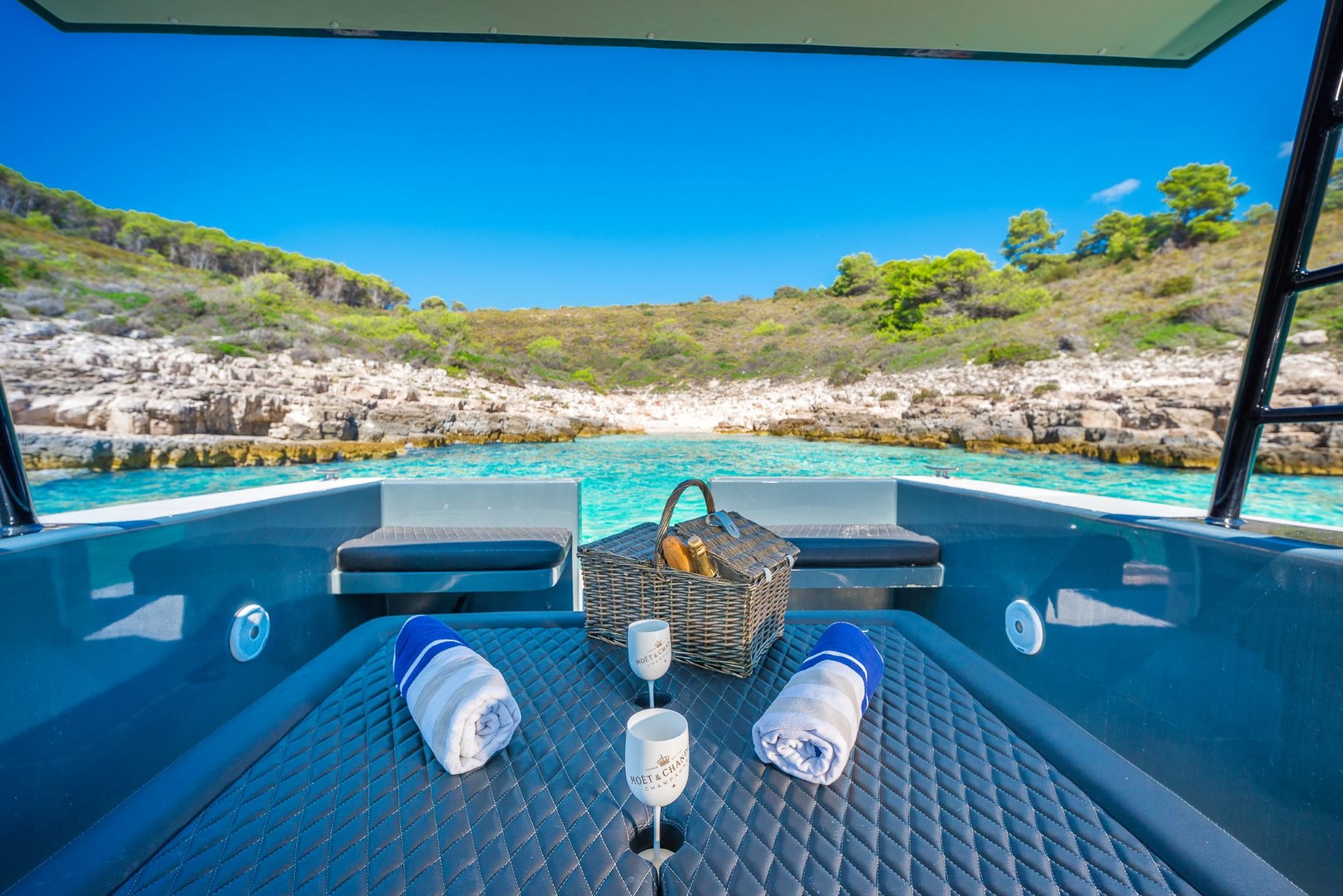 Speedboat and Yacht Charter Hvar Boat Rent